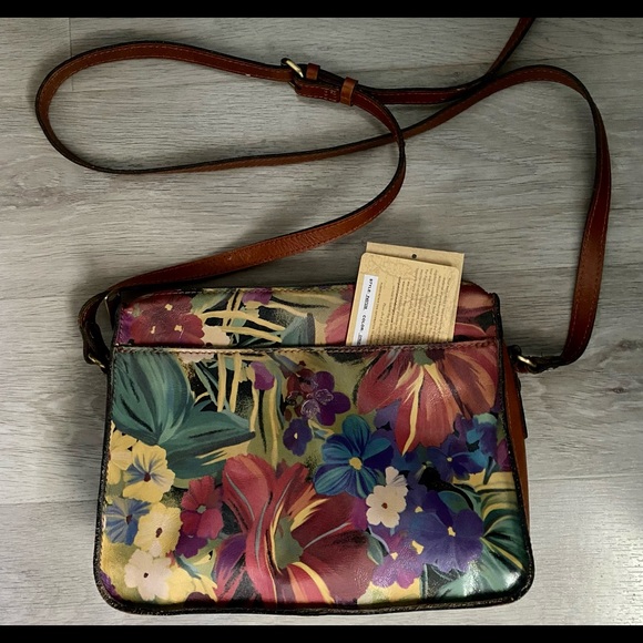 Patricia Nash Handbags - DESIGNED BY PATRICIA NASH!!!!!! Fabulous Used. Citrus Sunrise, Nazaire Top Zip